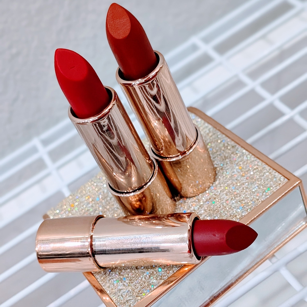 Premium Velvet Matte Lipstick Hydration Pigmented Red Lipstick